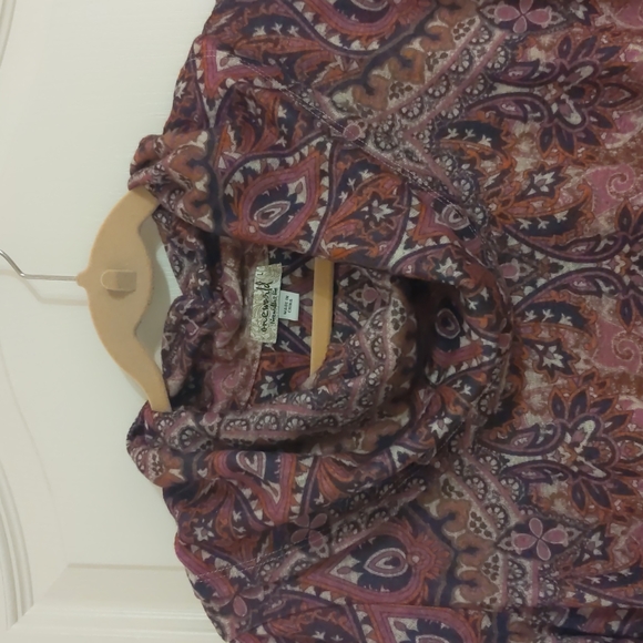 Bohemian cowl neck top - Picture 2 of 9